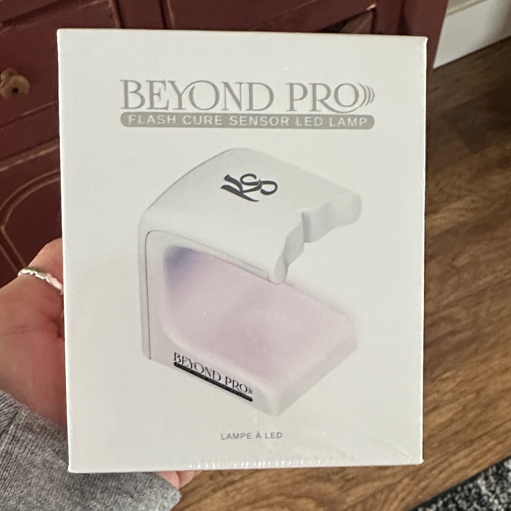 Beyond Pro Flash Cure Sensor LED Lamp - White